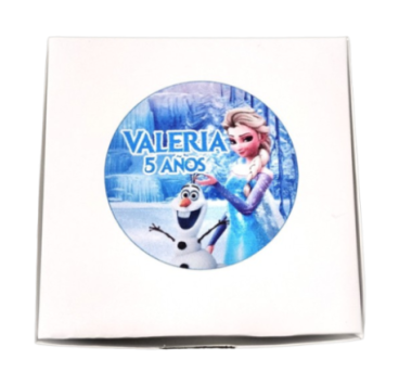 🍰 Porción de Torta de Vainilla con Chispas de Chocolate🍫✨